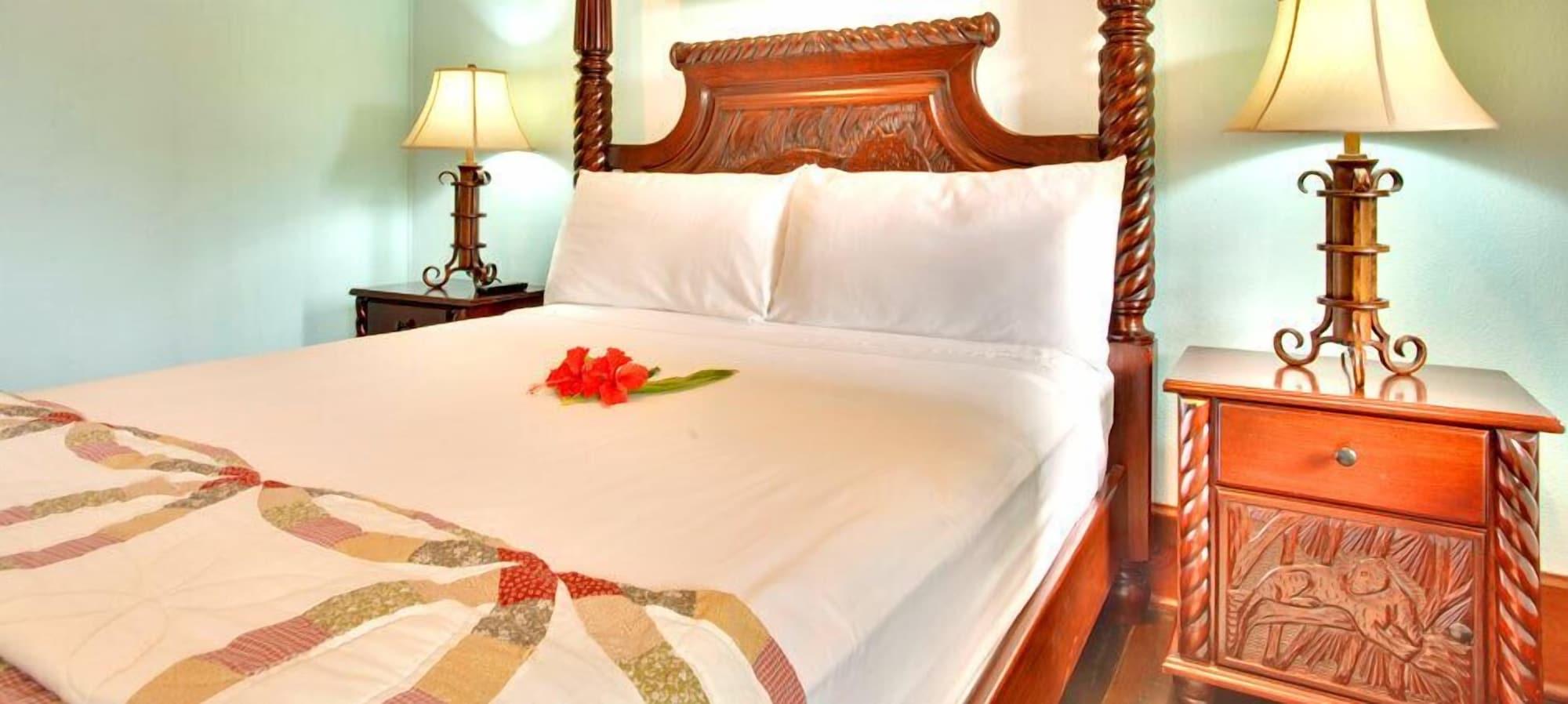 Mahogany Hall San Ignacio Ngoại thất bức ảnh