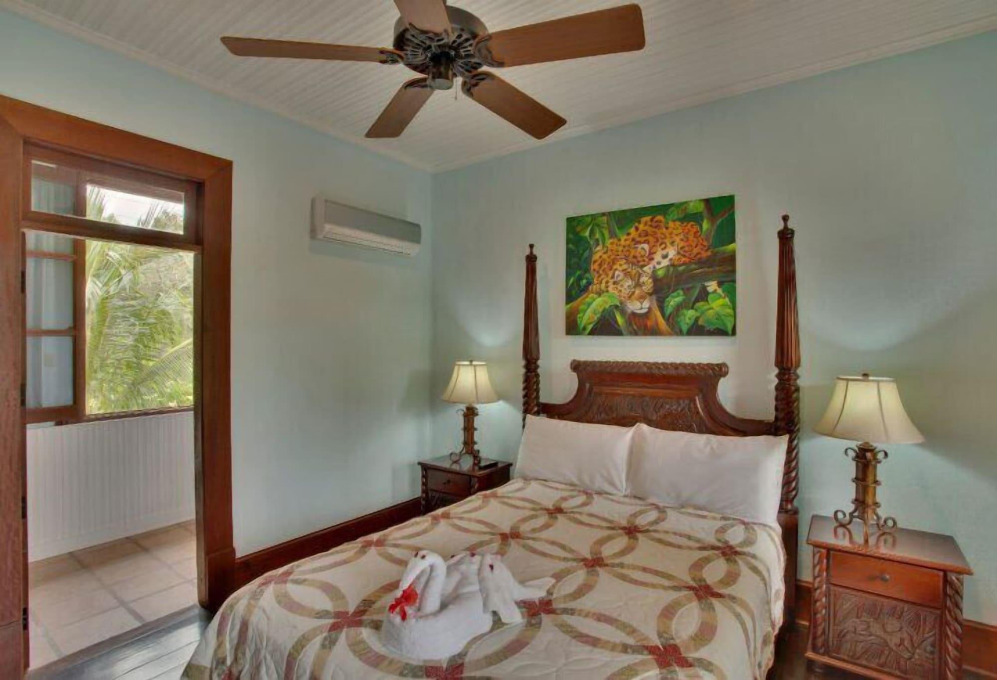 Mahogany Hall San Ignacio Ngoại thất bức ảnh