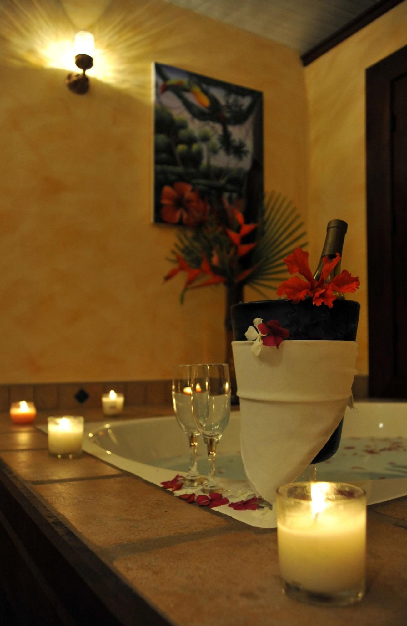 Mahogany Hall San Ignacio Ngoại thất bức ảnh