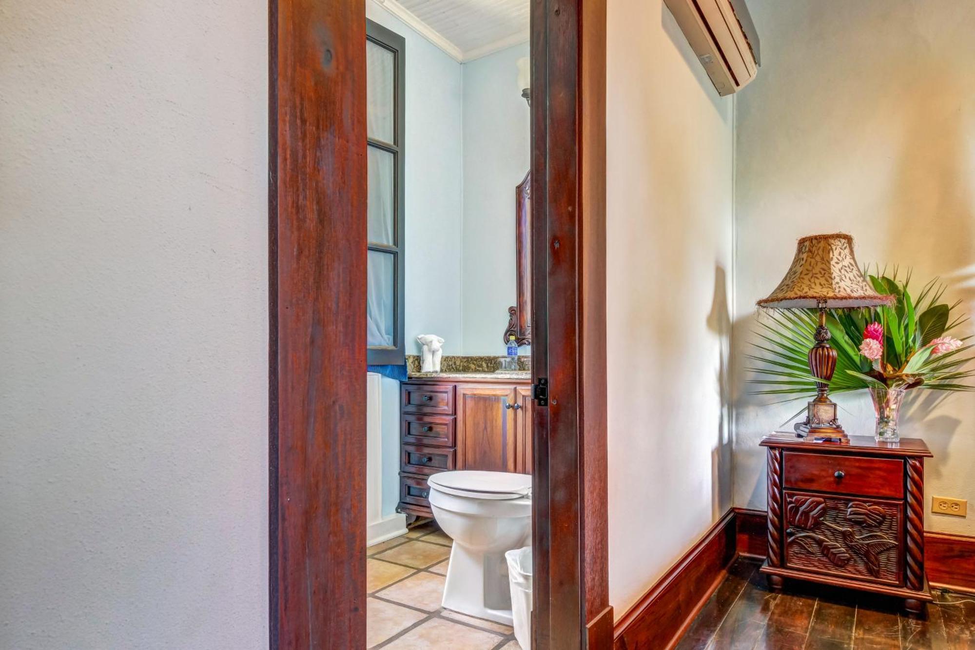Mahogany Hall San Ignacio Ngoại thất bức ảnh