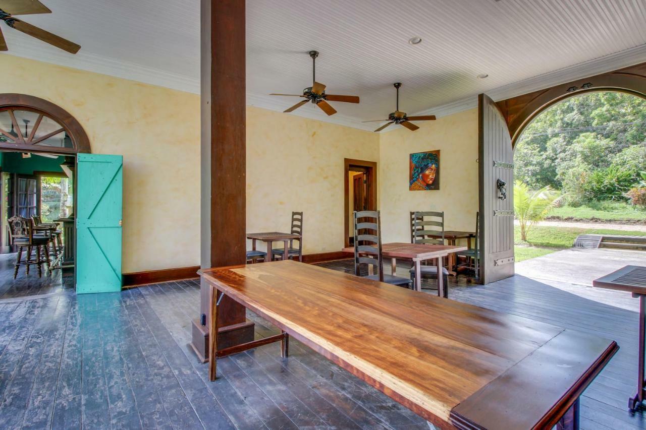 Mahogany Hall San Ignacio Ngoại thất bức ảnh