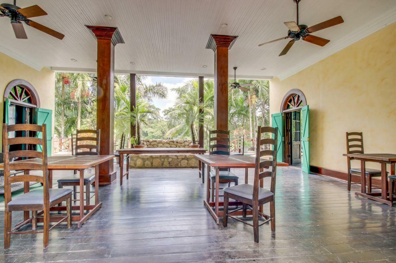 Mahogany Hall San Ignacio Ngoại thất bức ảnh