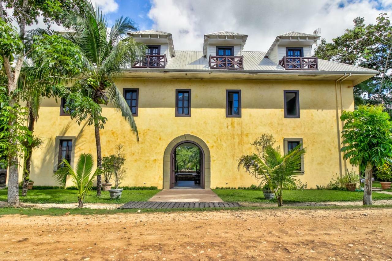 Mahogany Hall San Ignacio Ngoại thất bức ảnh