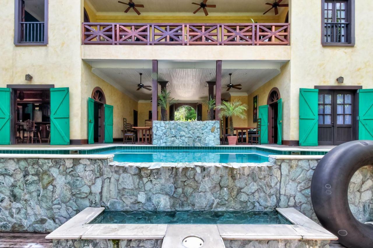 Mahogany Hall San Ignacio Ngoại thất bức ảnh