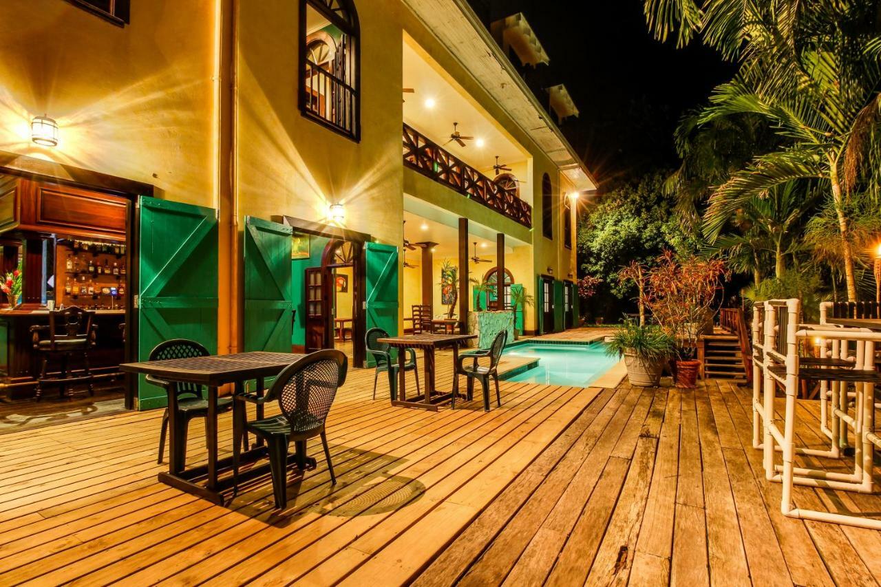 Mahogany Hall San Ignacio Ngoại thất bức ảnh